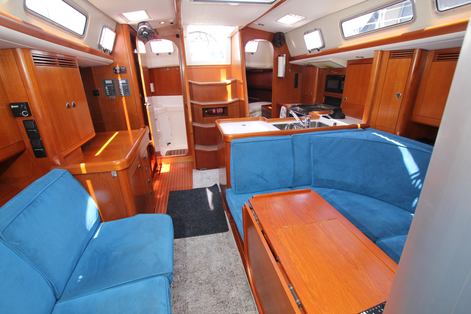 2000 Nautor Swan 