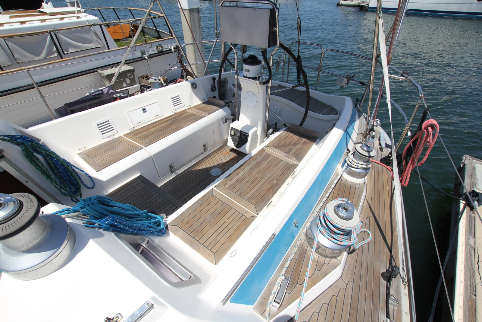 2000 Nautor Swan 