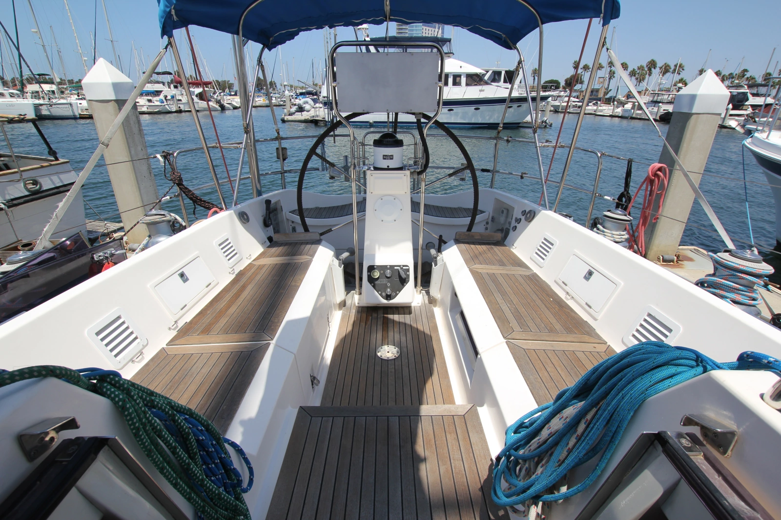 2000 Nautor Swan 