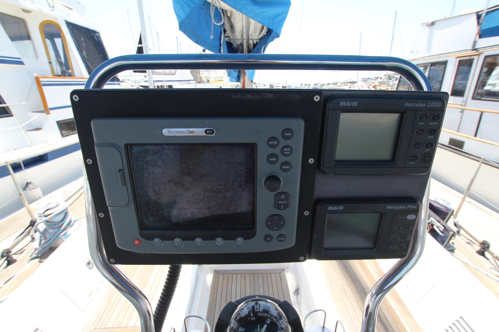 2000 Nautor Swan 