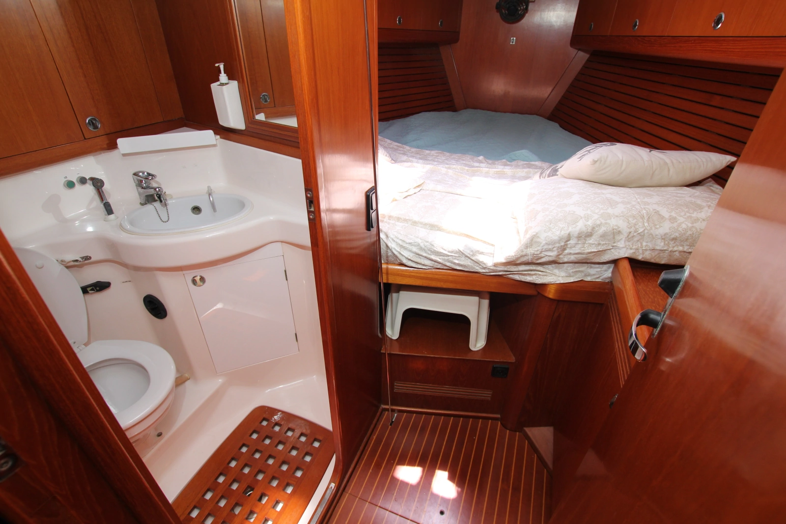 2000 Nautor Swan 