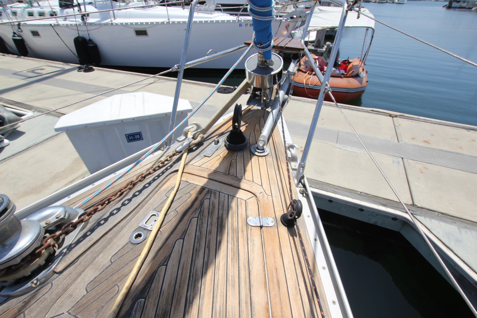 2000 Nautor Swan 