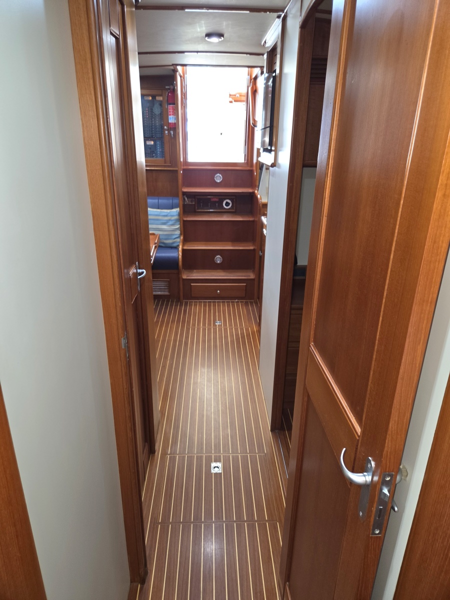 2001 Grand Banks Eastbay 43 HX SX