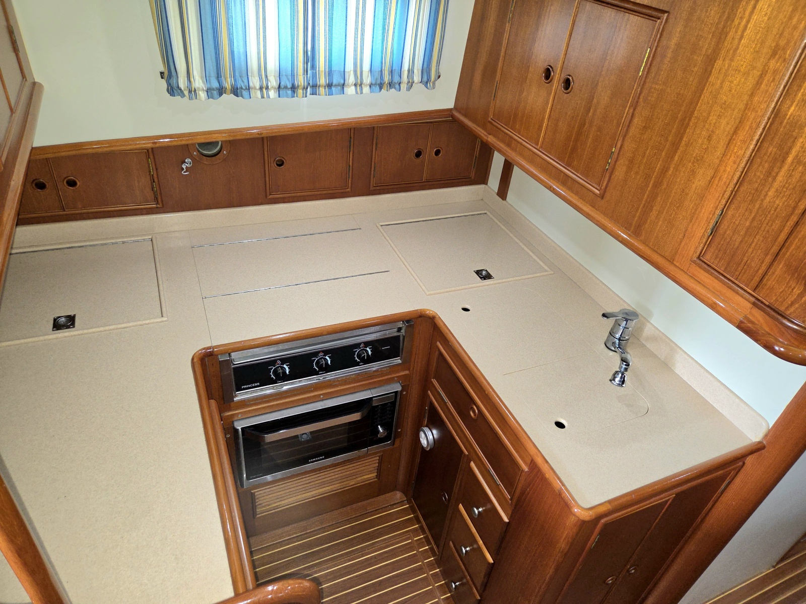 2001 Grand Banks Eastbay 43 HX SX