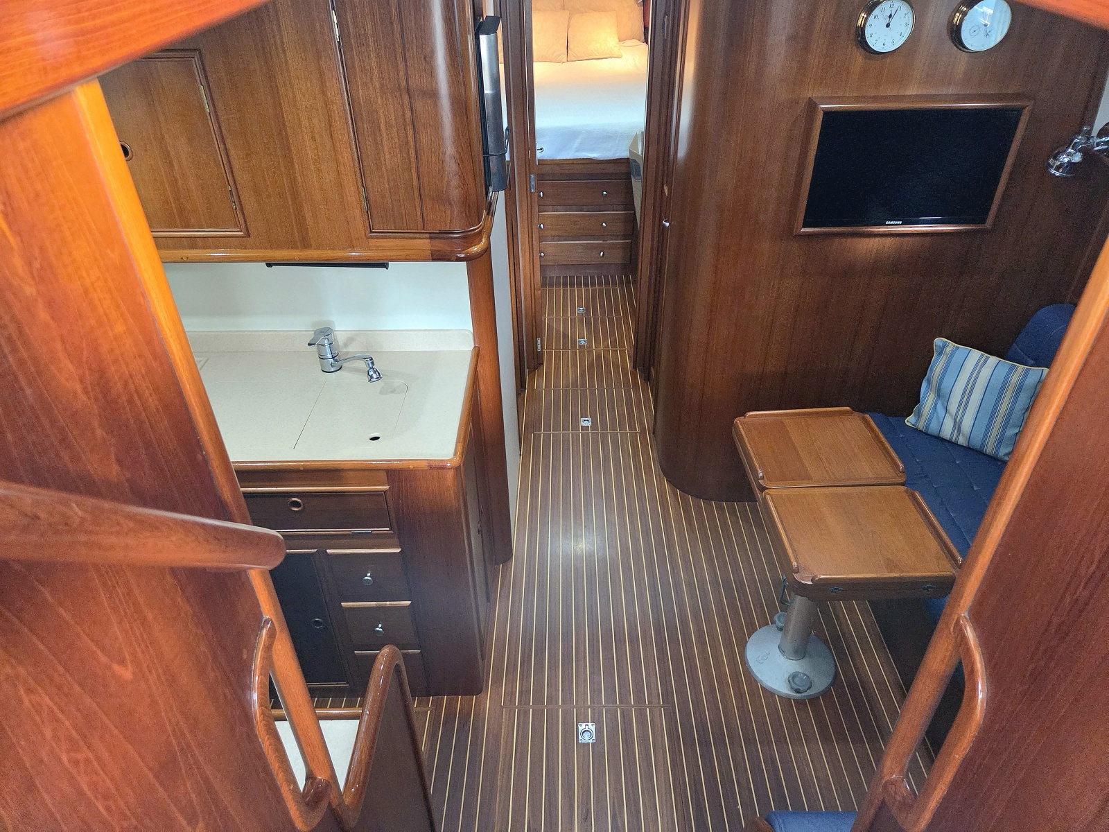 2001 Grand Banks Eastbay 43 HX SX