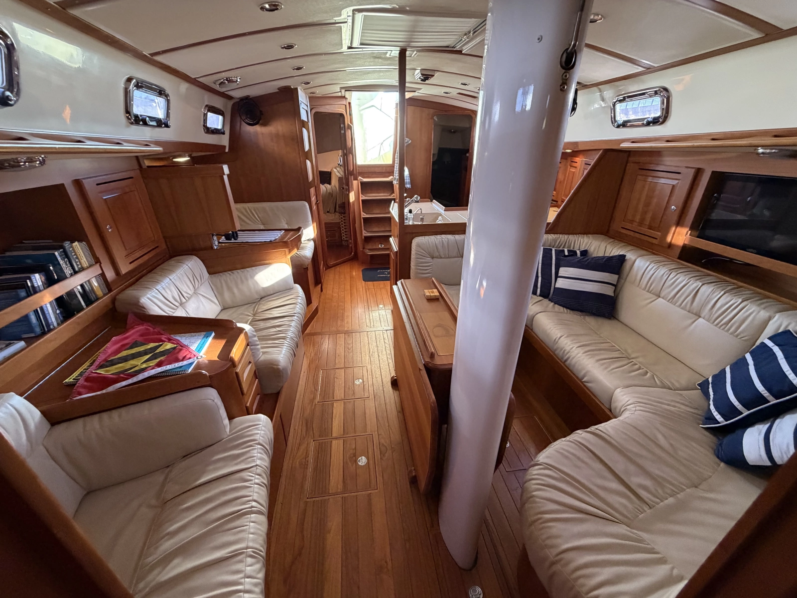 2011 Tartan 4300