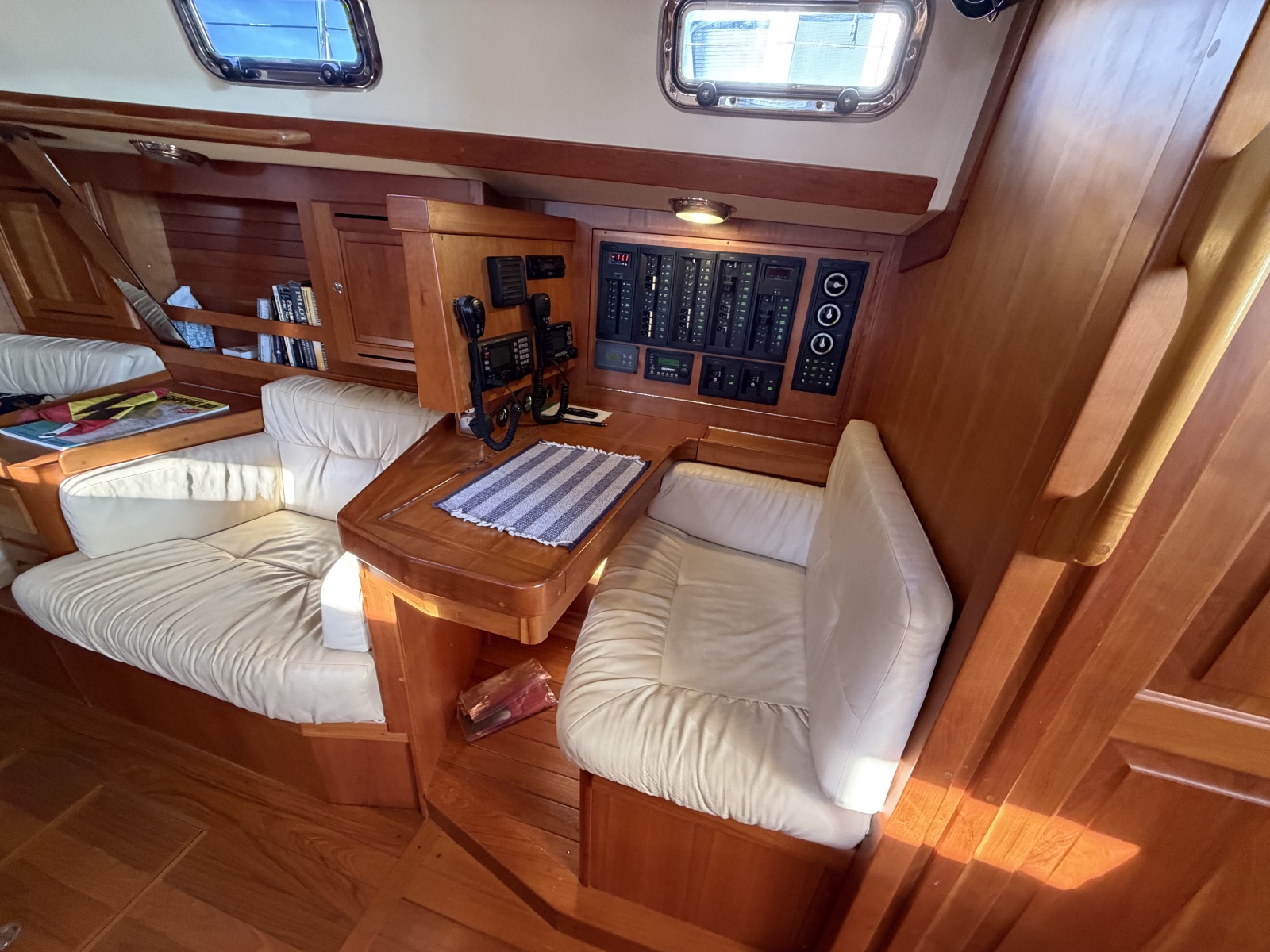 2011 Tartan 4300