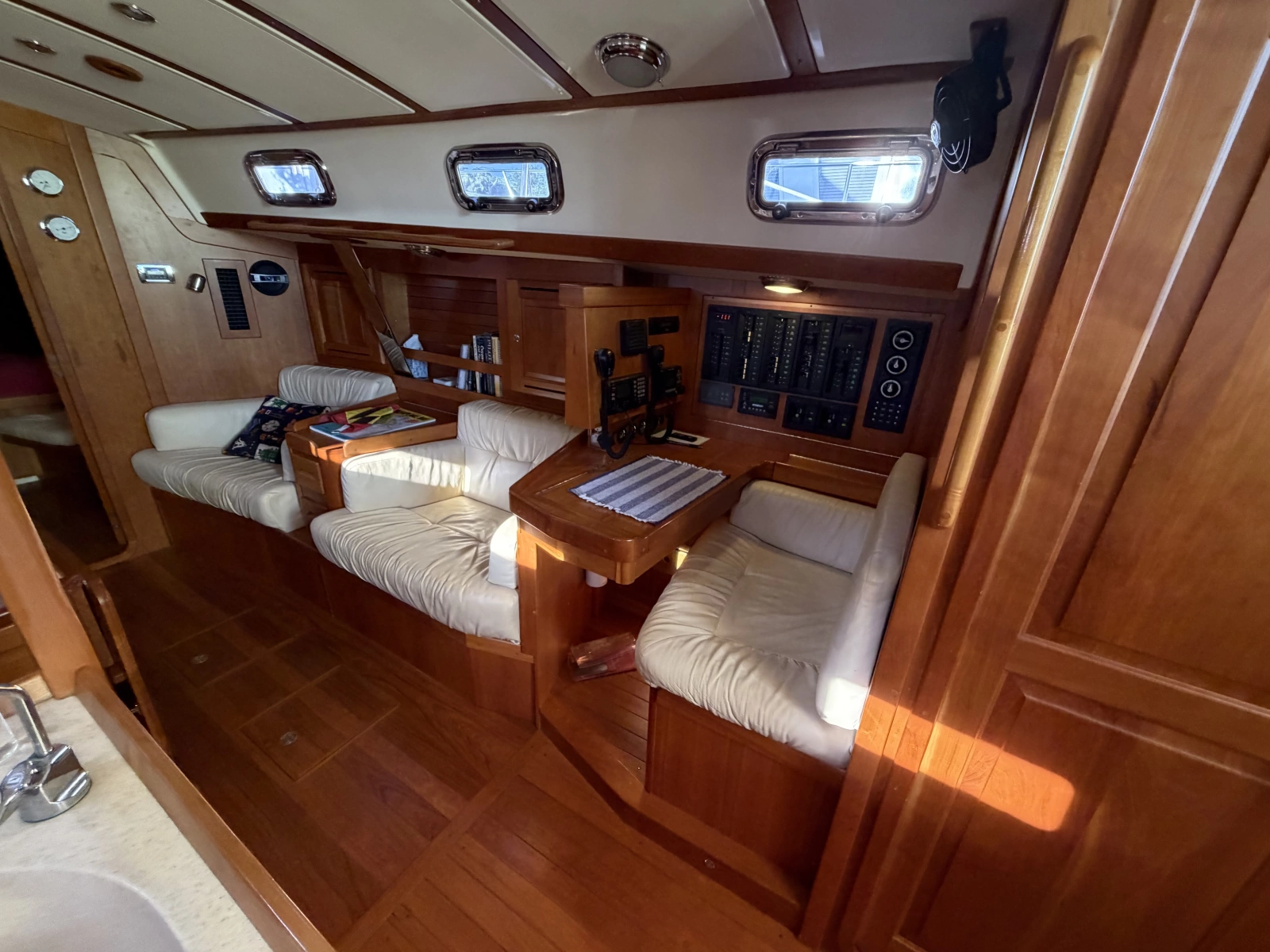 2011 Tartan 4300
