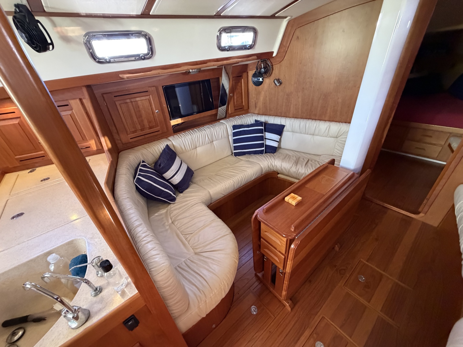 2011 Tartan 4300