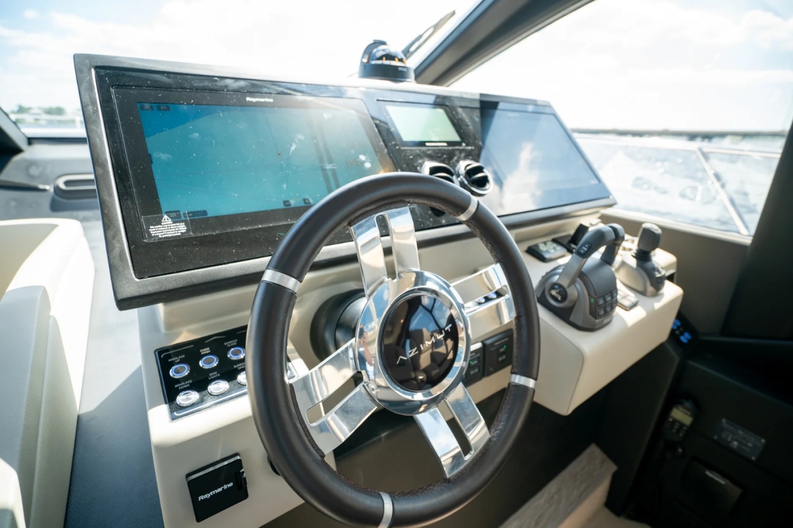 2025 Azimut S6