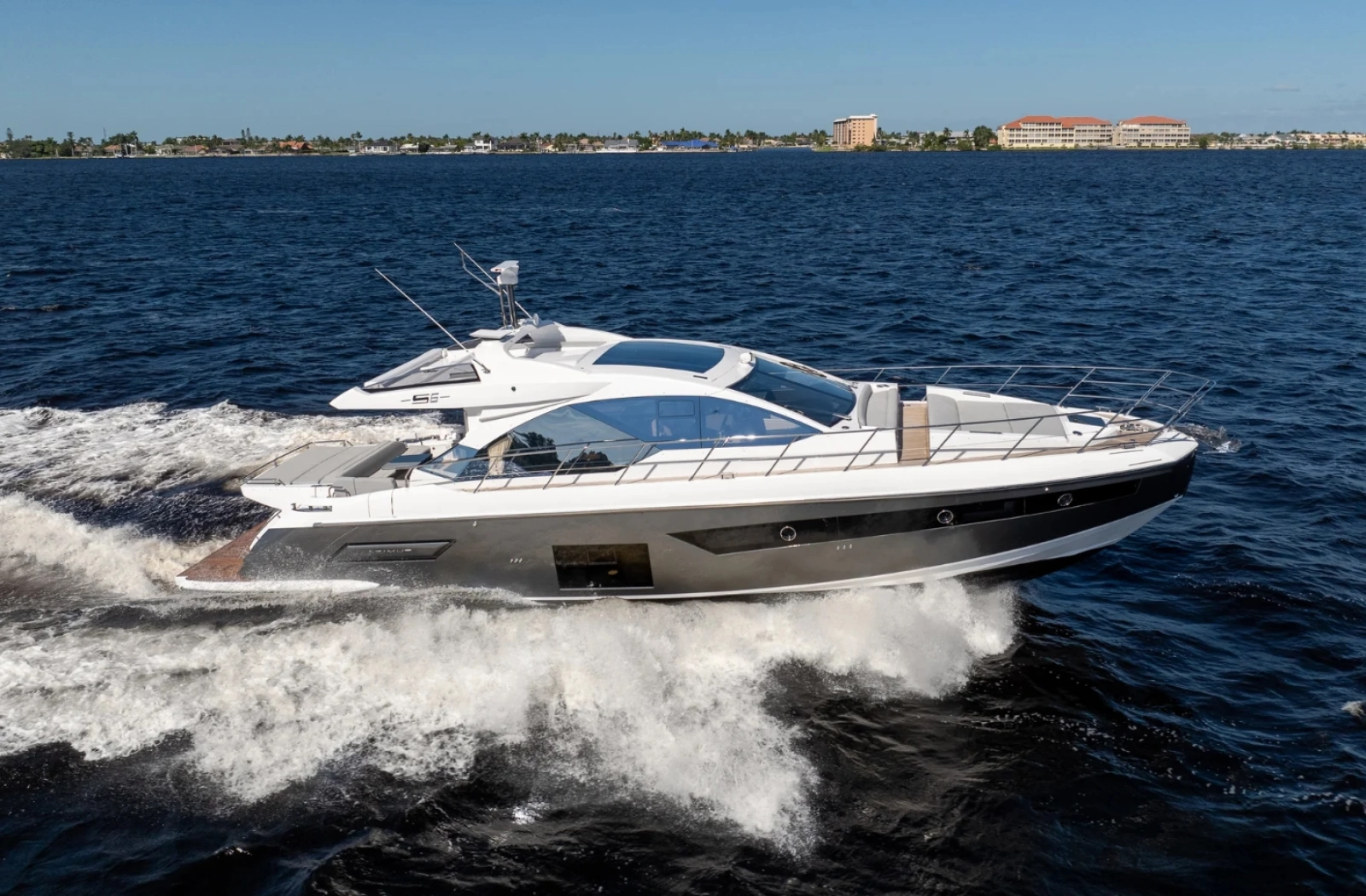 2025 Azimut S6