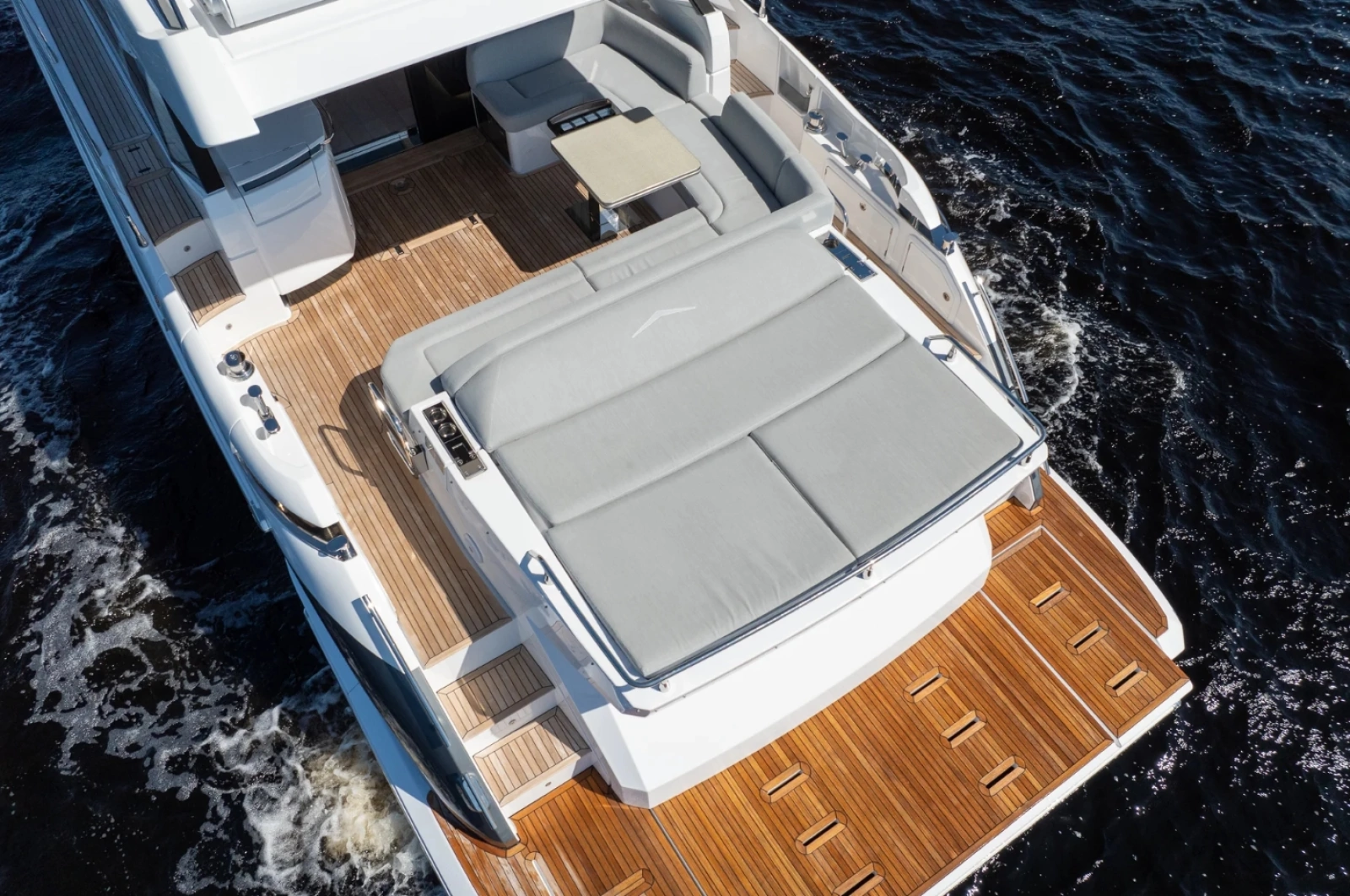 2025 Azimut S6