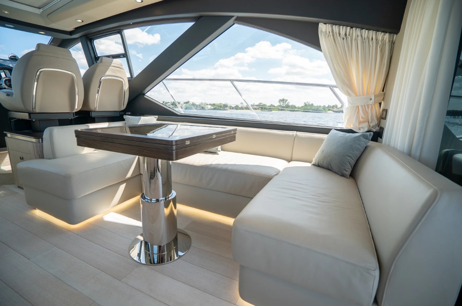 2025 Azimut S6
