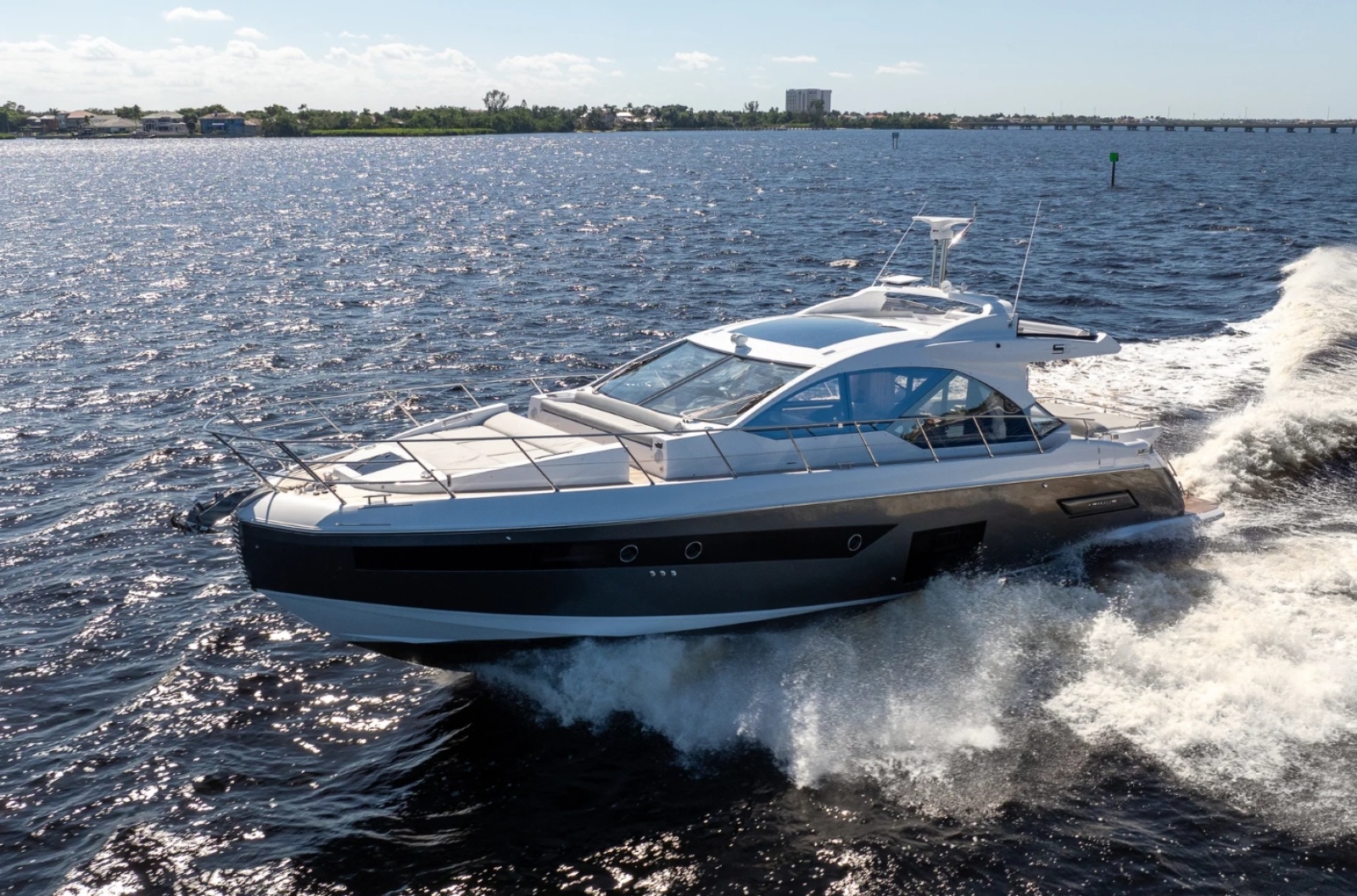 2025 Azimut S6