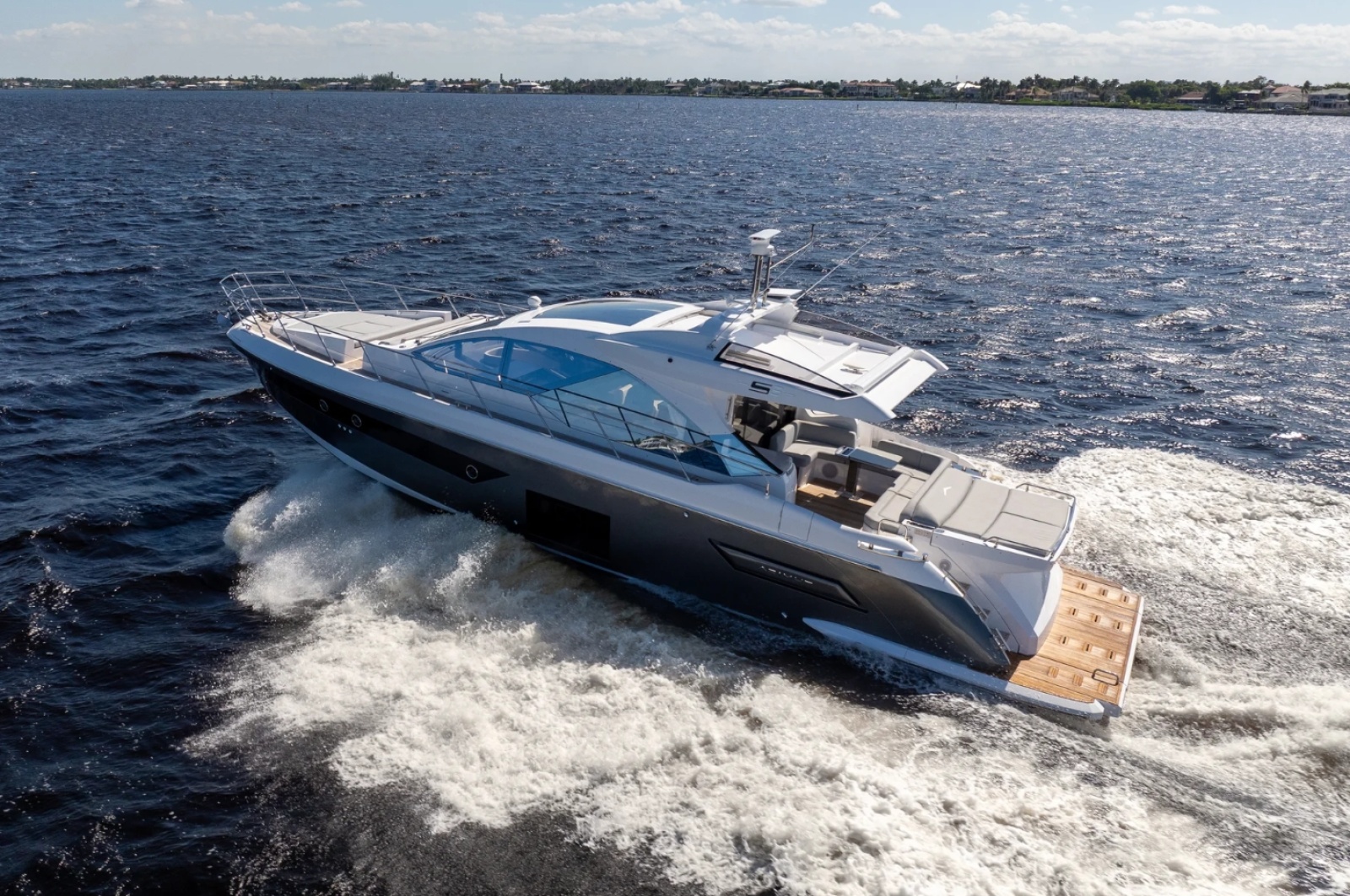 2025 Azimut S6