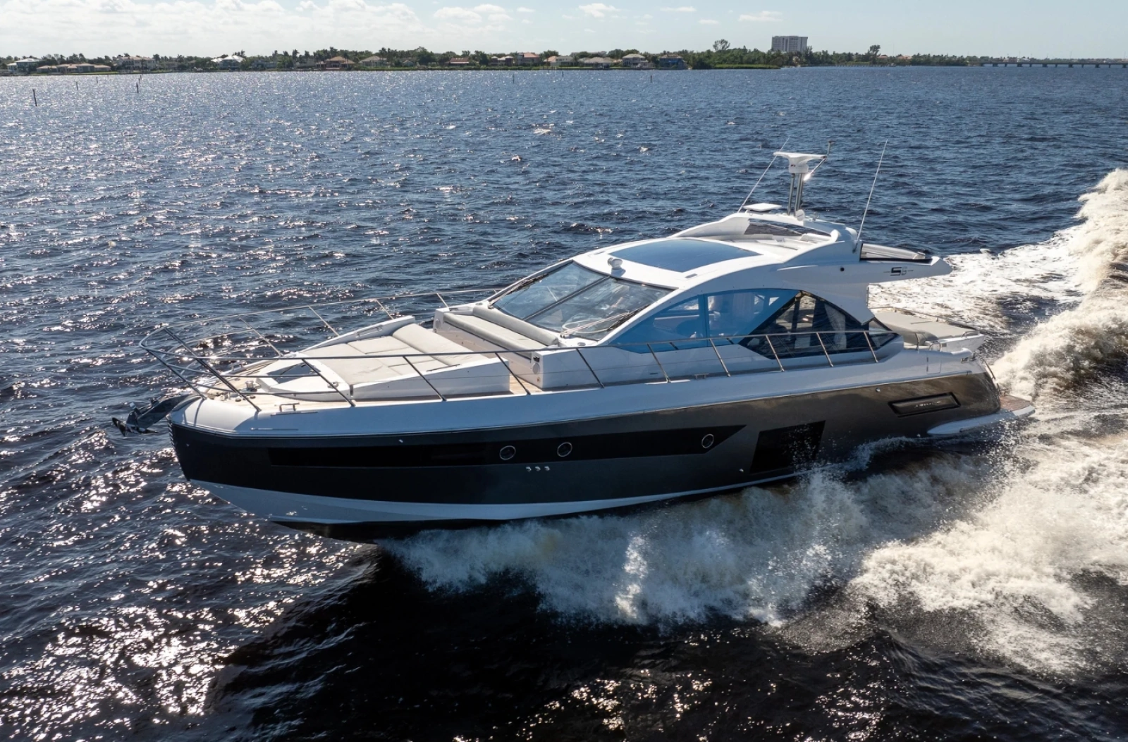 2025 Azimut S6