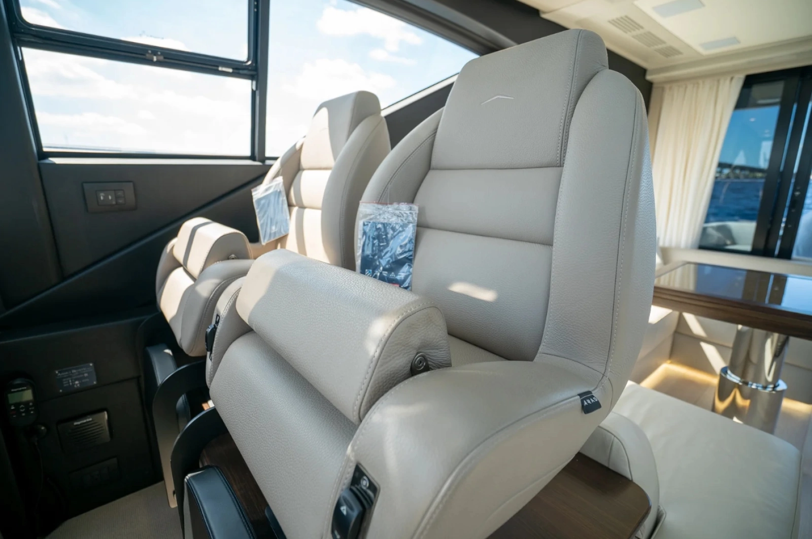 2025 Azimut S6