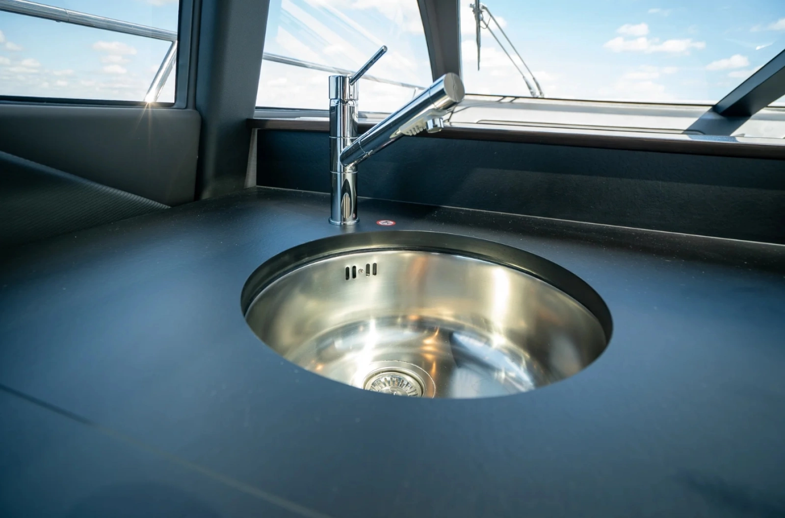 2025 Azimut S6