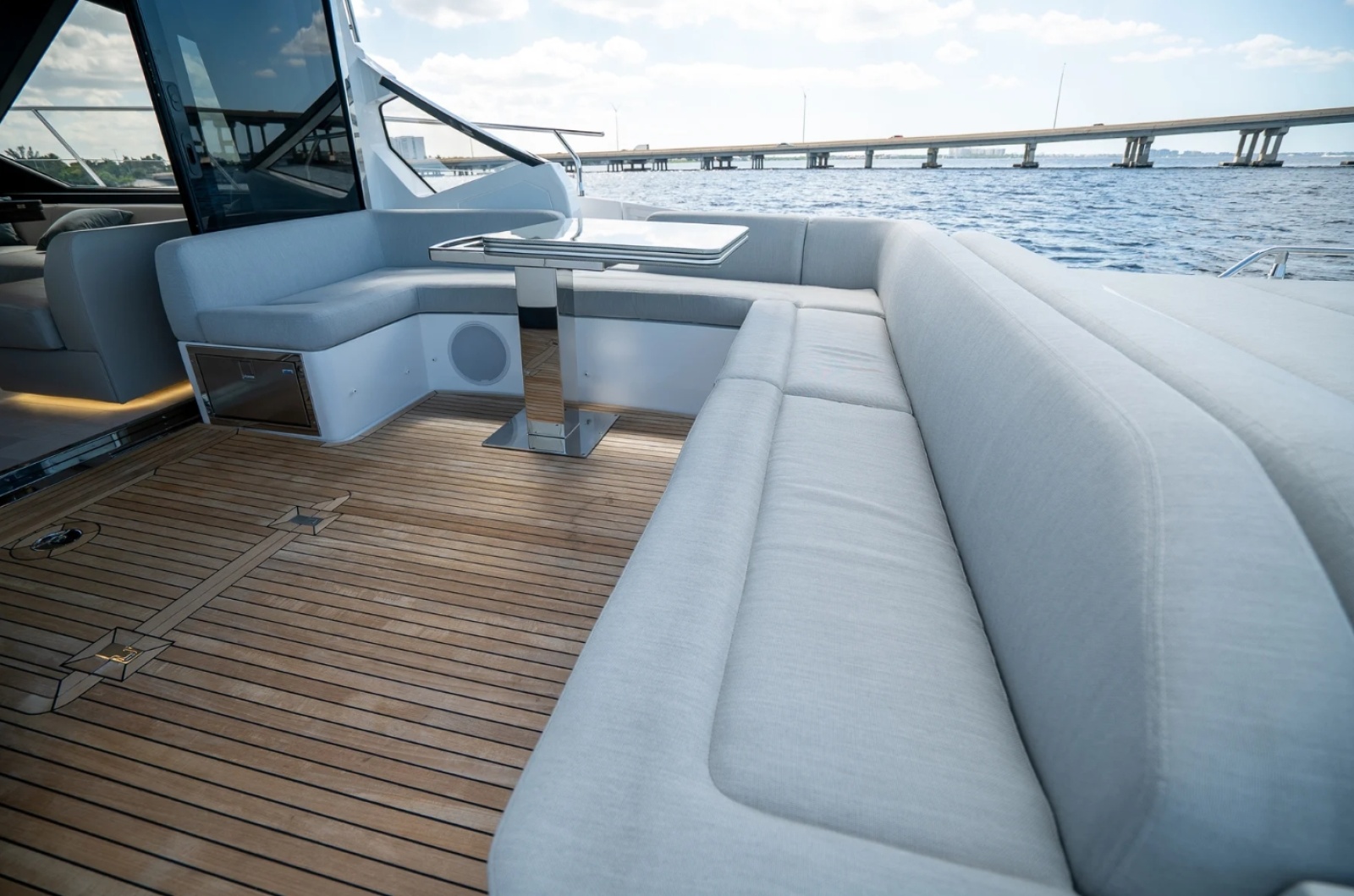 2025 Azimut S6