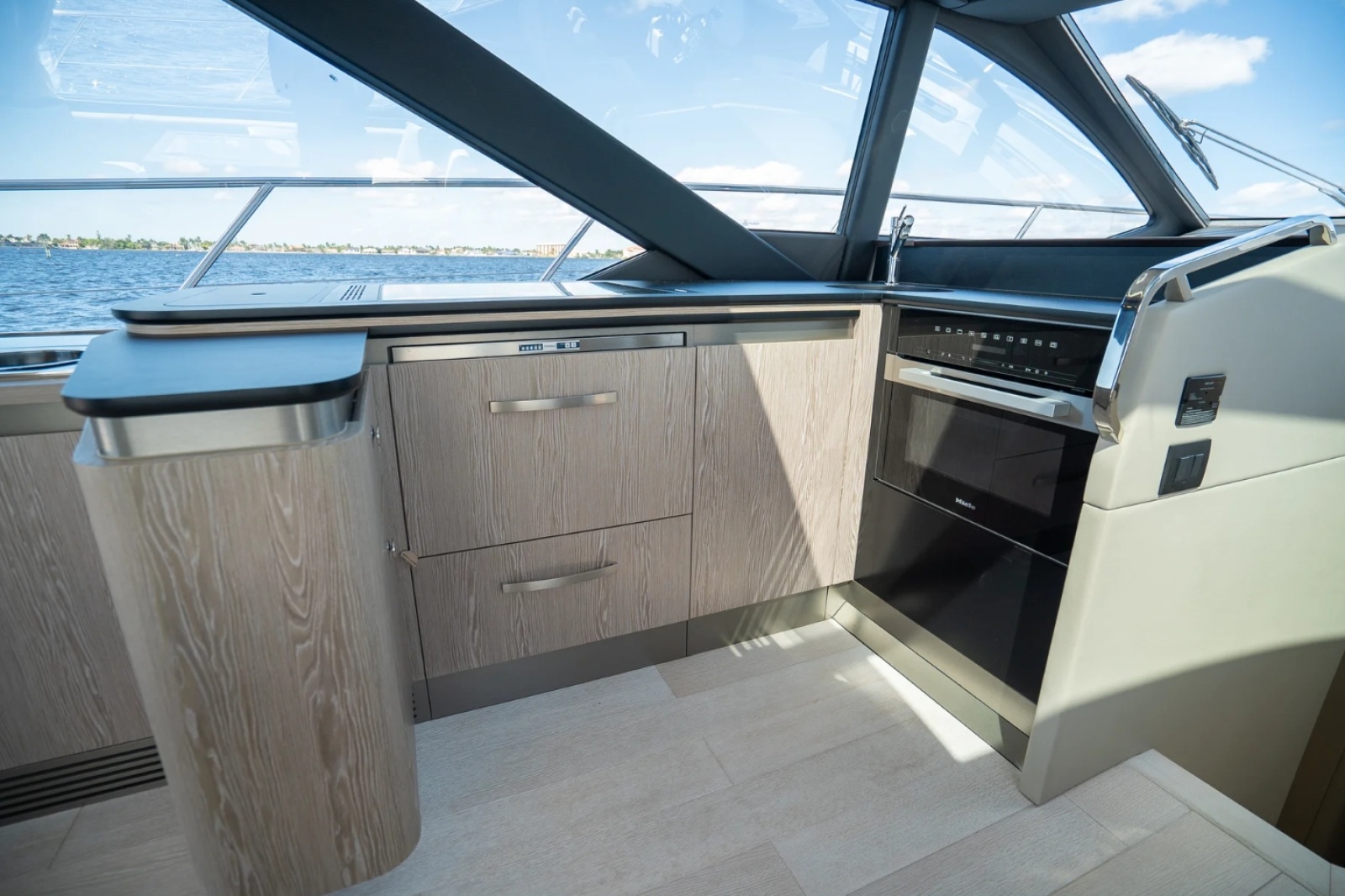 2025 Azimut S6