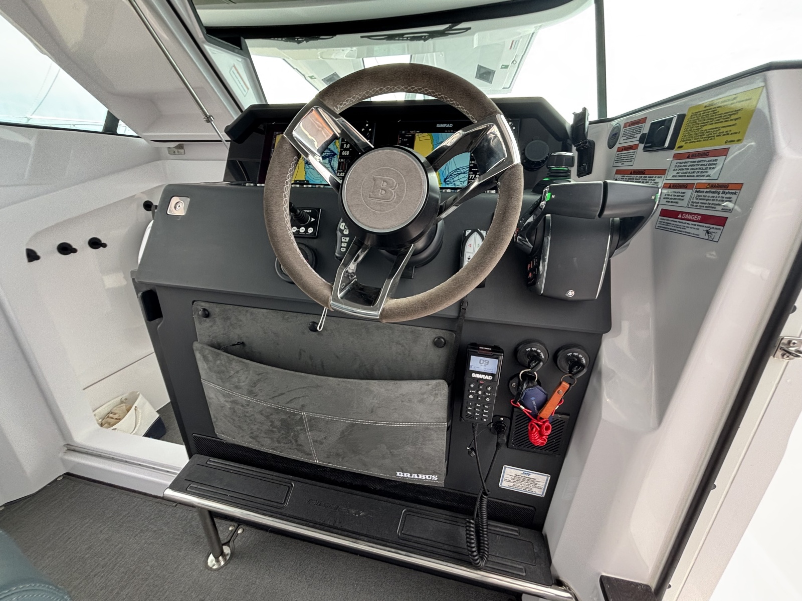 2024 Axopar 37XC Cross Cabin