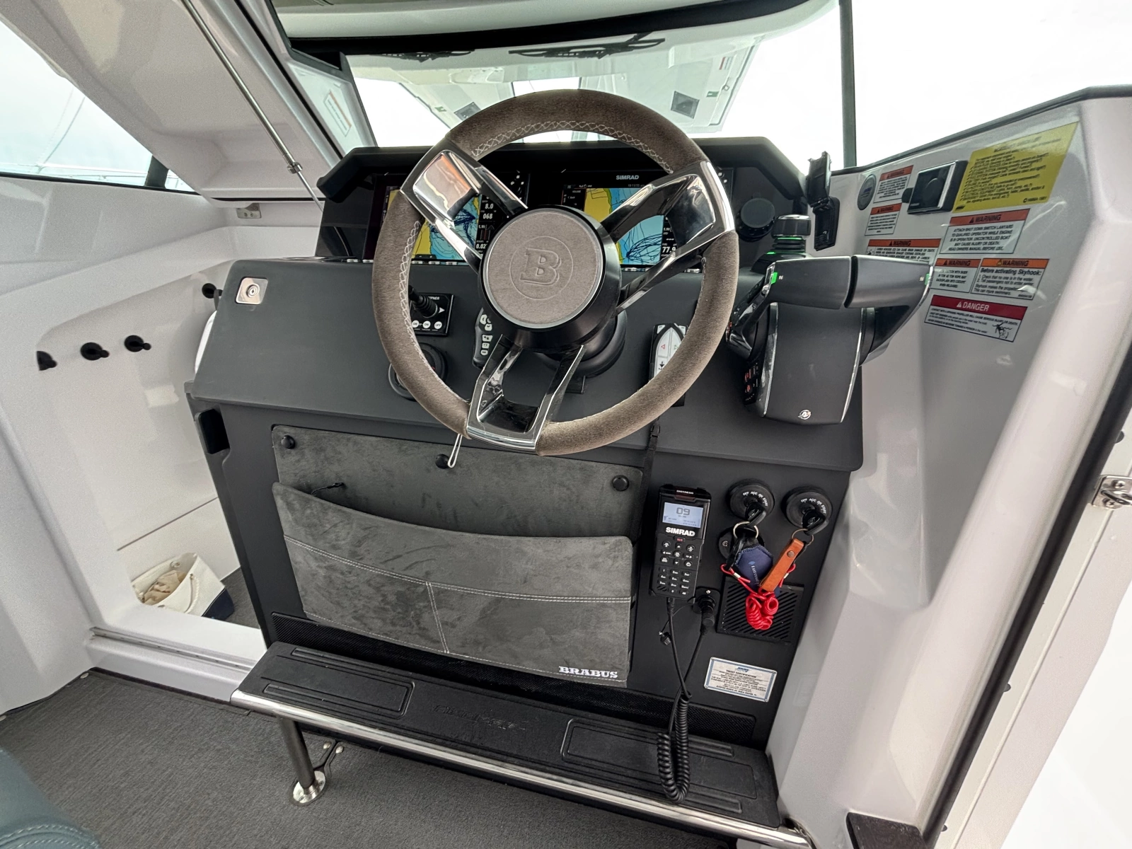 2024 Axopar 37XC Cross Cabin