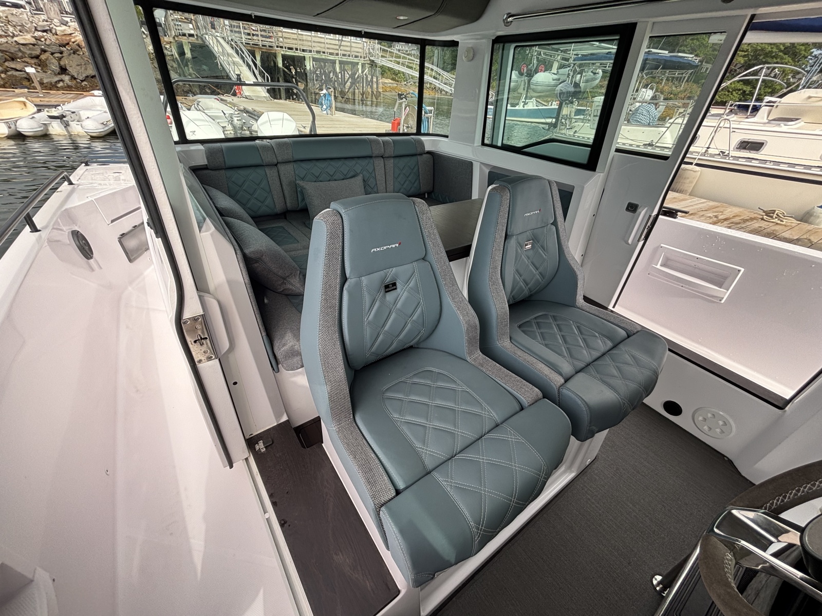 2024 Axopar 37XC Cross Cabin