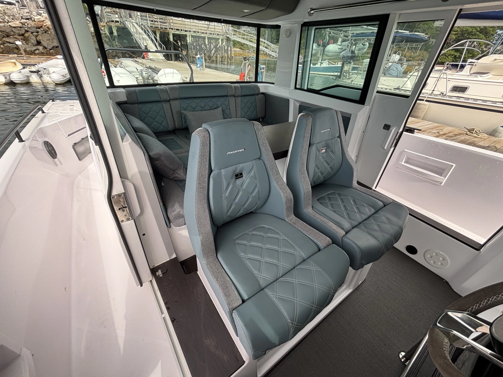 2024 Axopar 37XC Cross Cabin