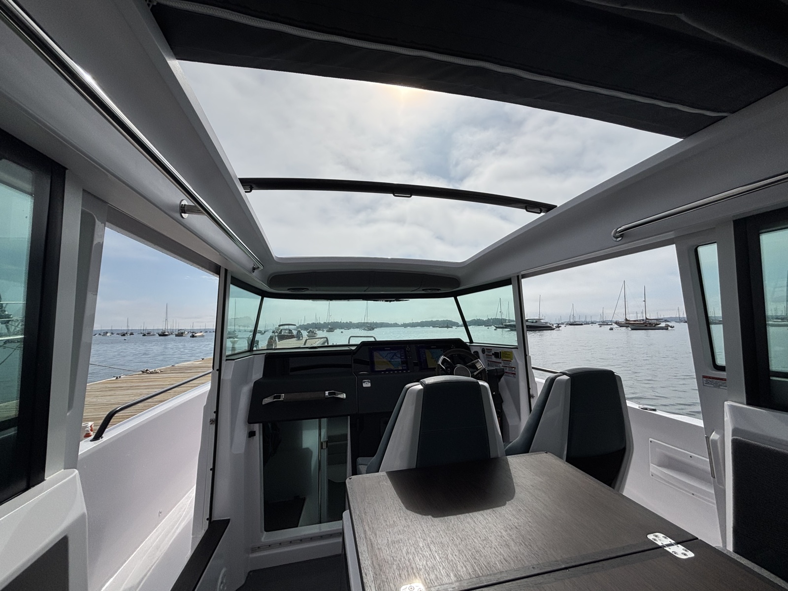 2024 Axopar 37XC Cross Cabin