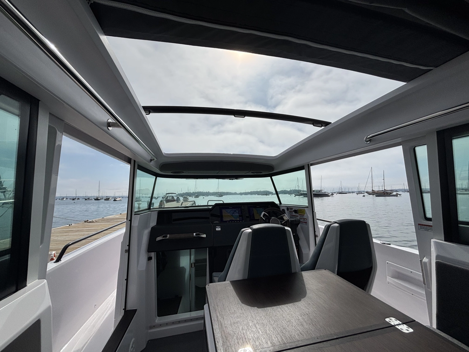 2024 Axopar 37XC Cross Cabin