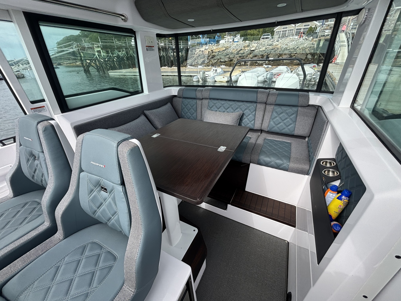 2024 Axopar 37XC Cross Cabin