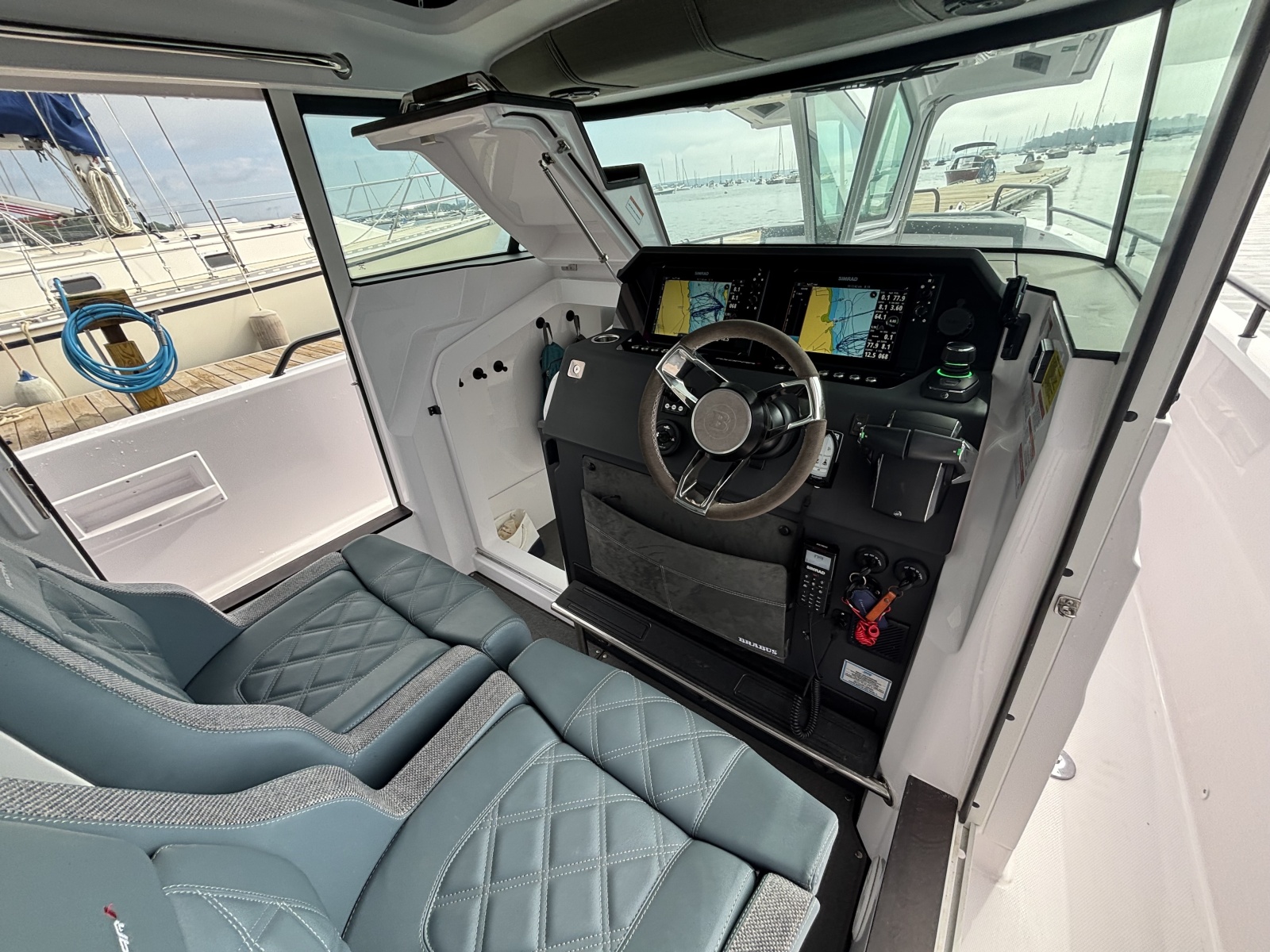 2024 Axopar 37XC Cross Cabin