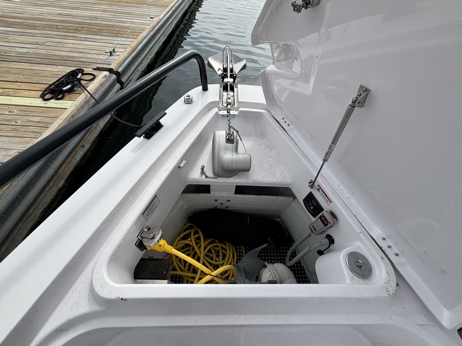 2024 Axopar 37XC Cross Cabin