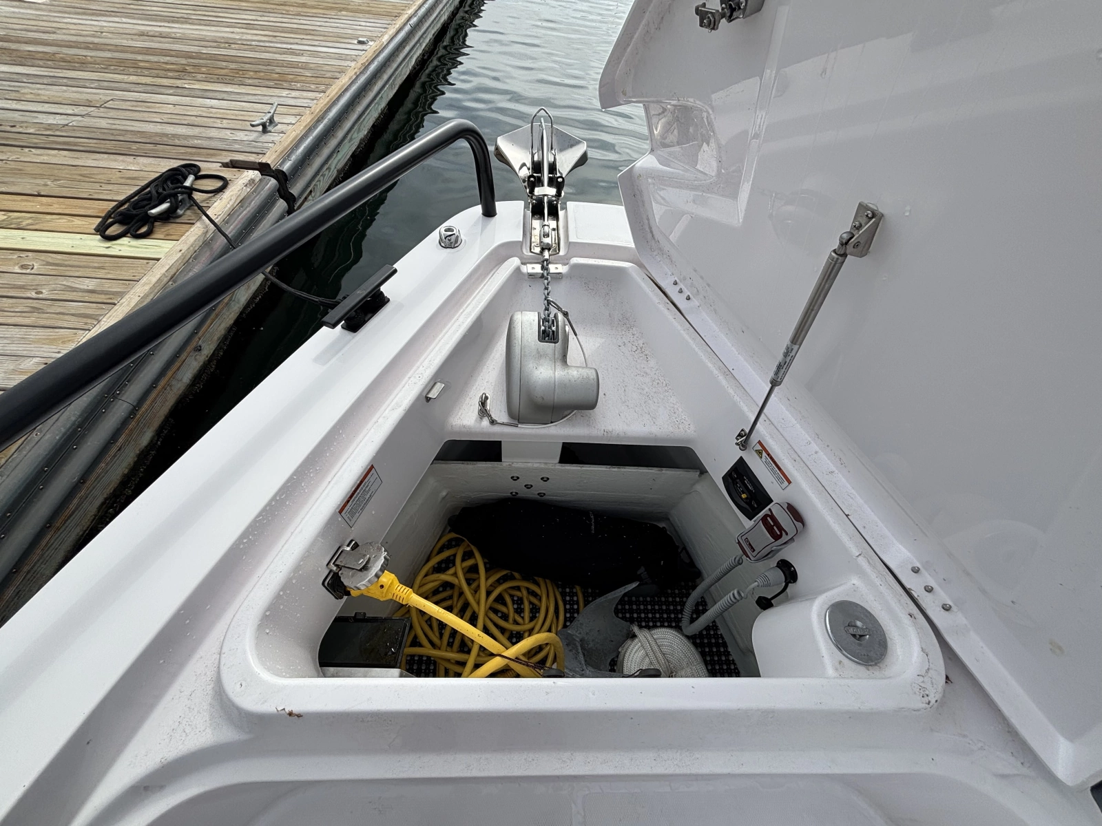 2024 Axopar 37XC Cross Cabin