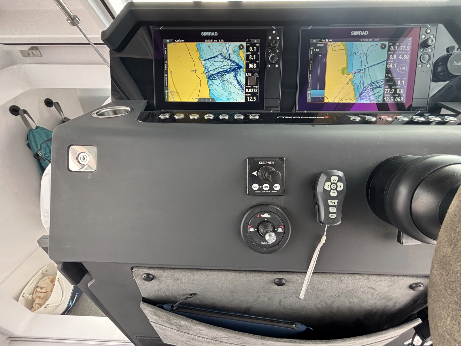 2024 Axopar 37XC Cross Cabin