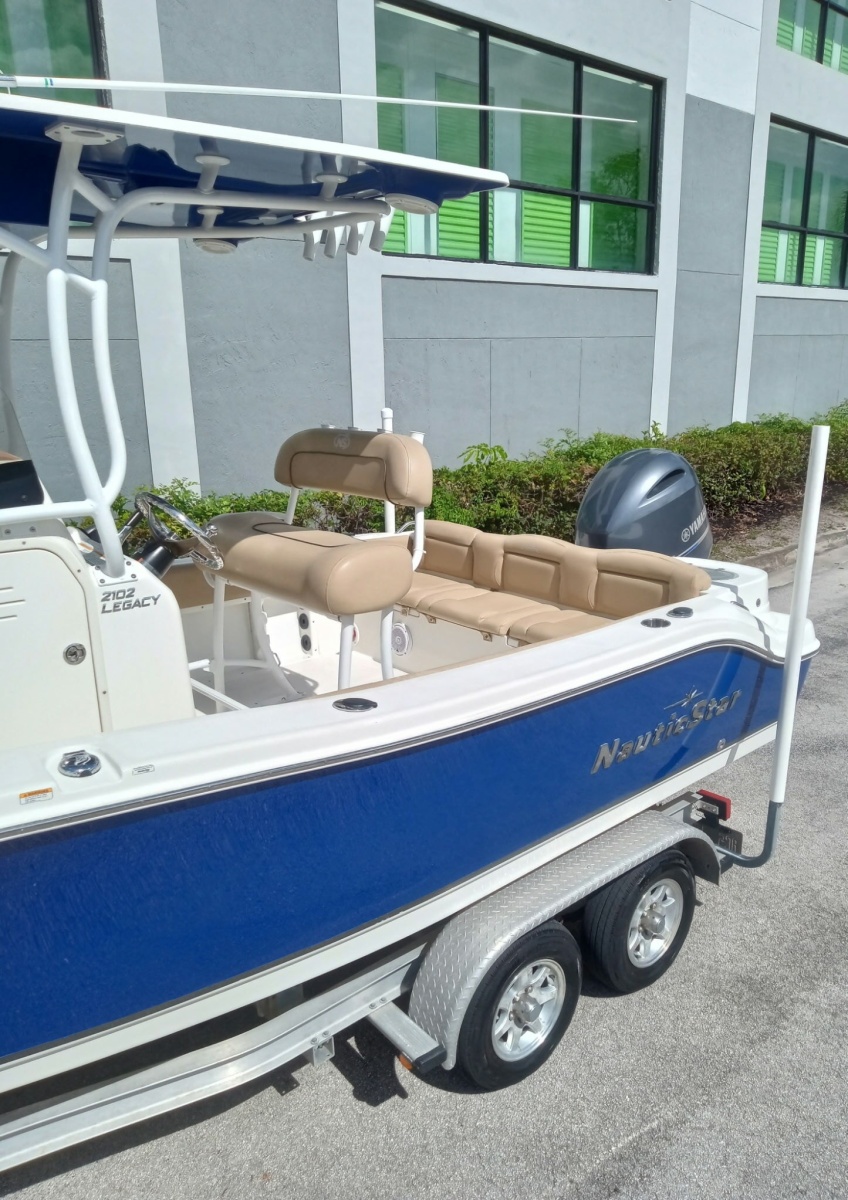 2019 NauticStar 2102 Legacy