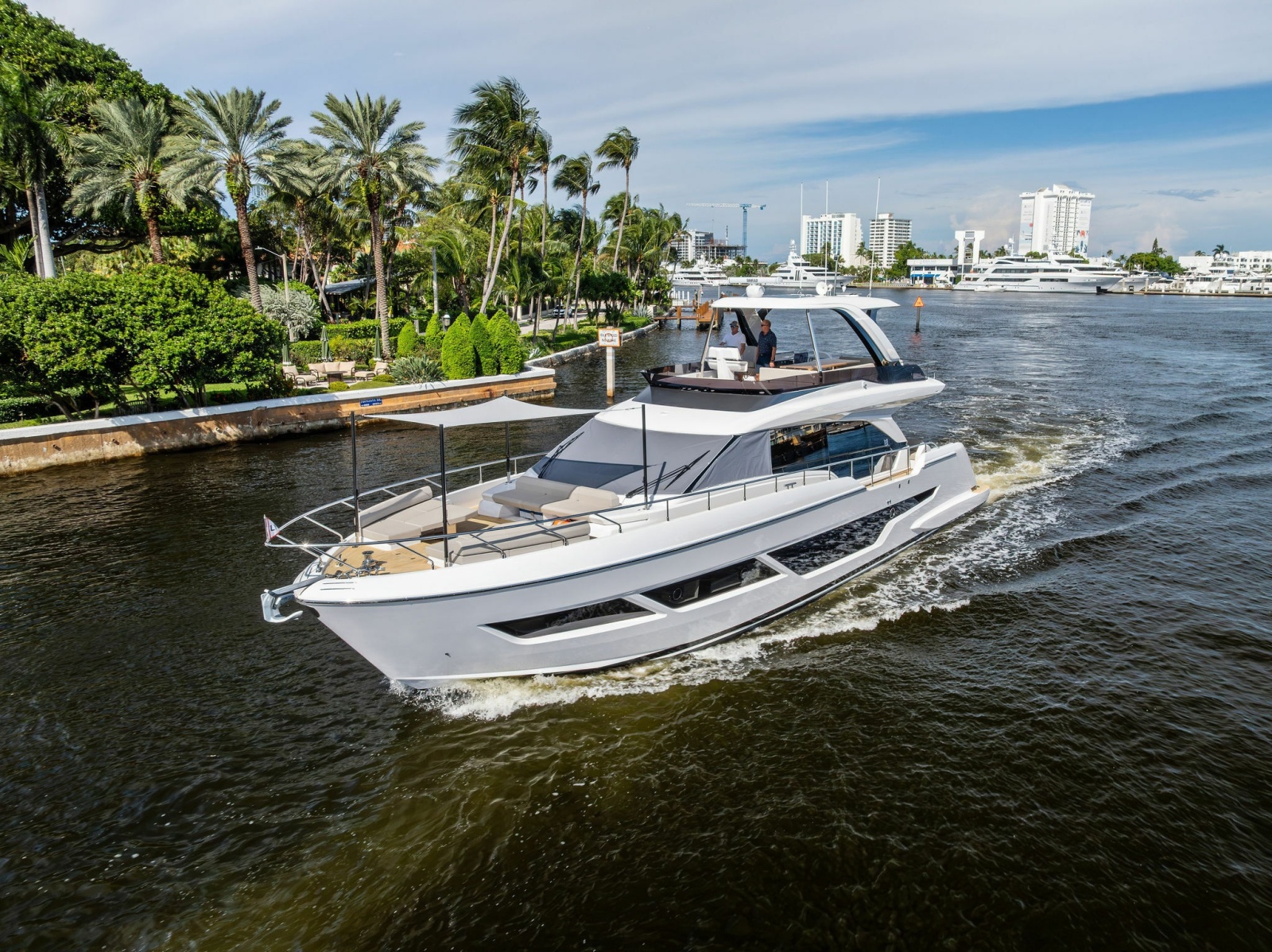 2026 Ferretti Yachts 670