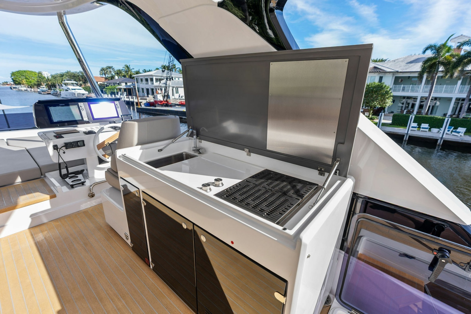 2026 Ferretti Yachts 670