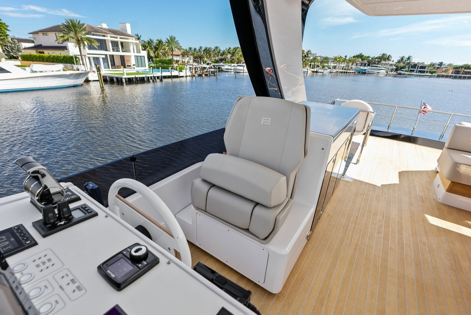 2026 Ferretti Yachts 670