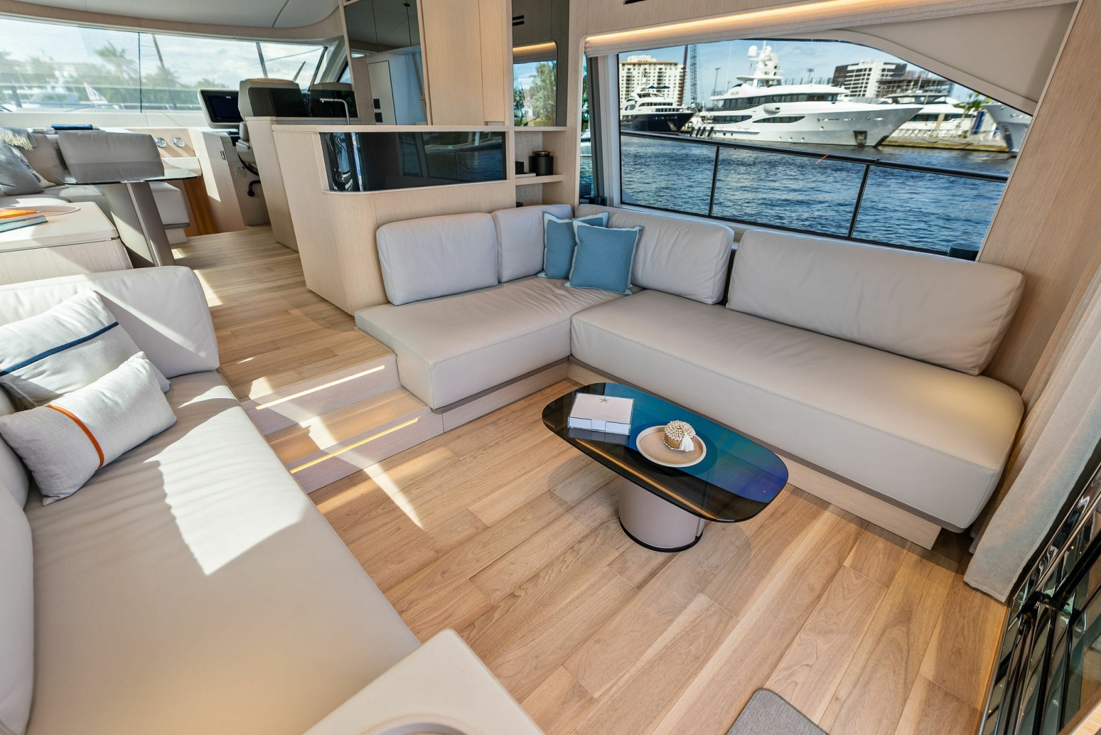 2026 Ferretti Yachts 670