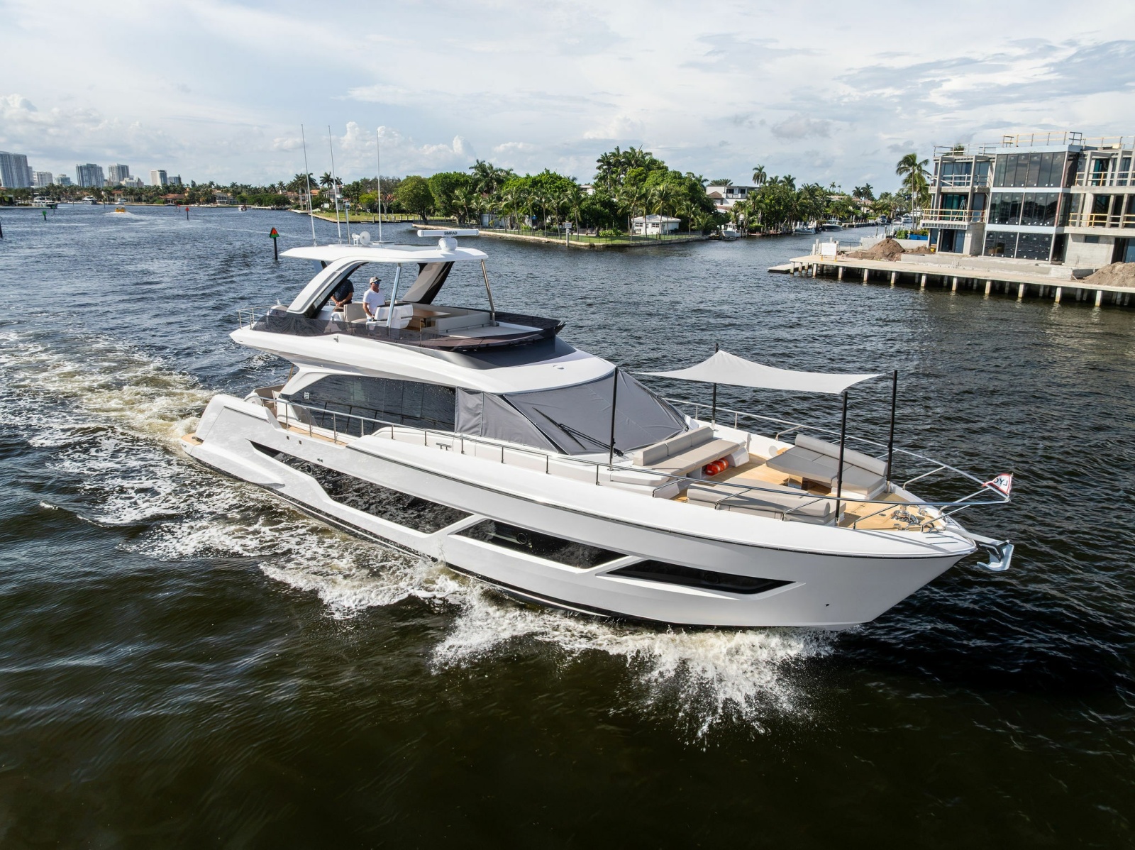 2026 Ferretti Yachts 670