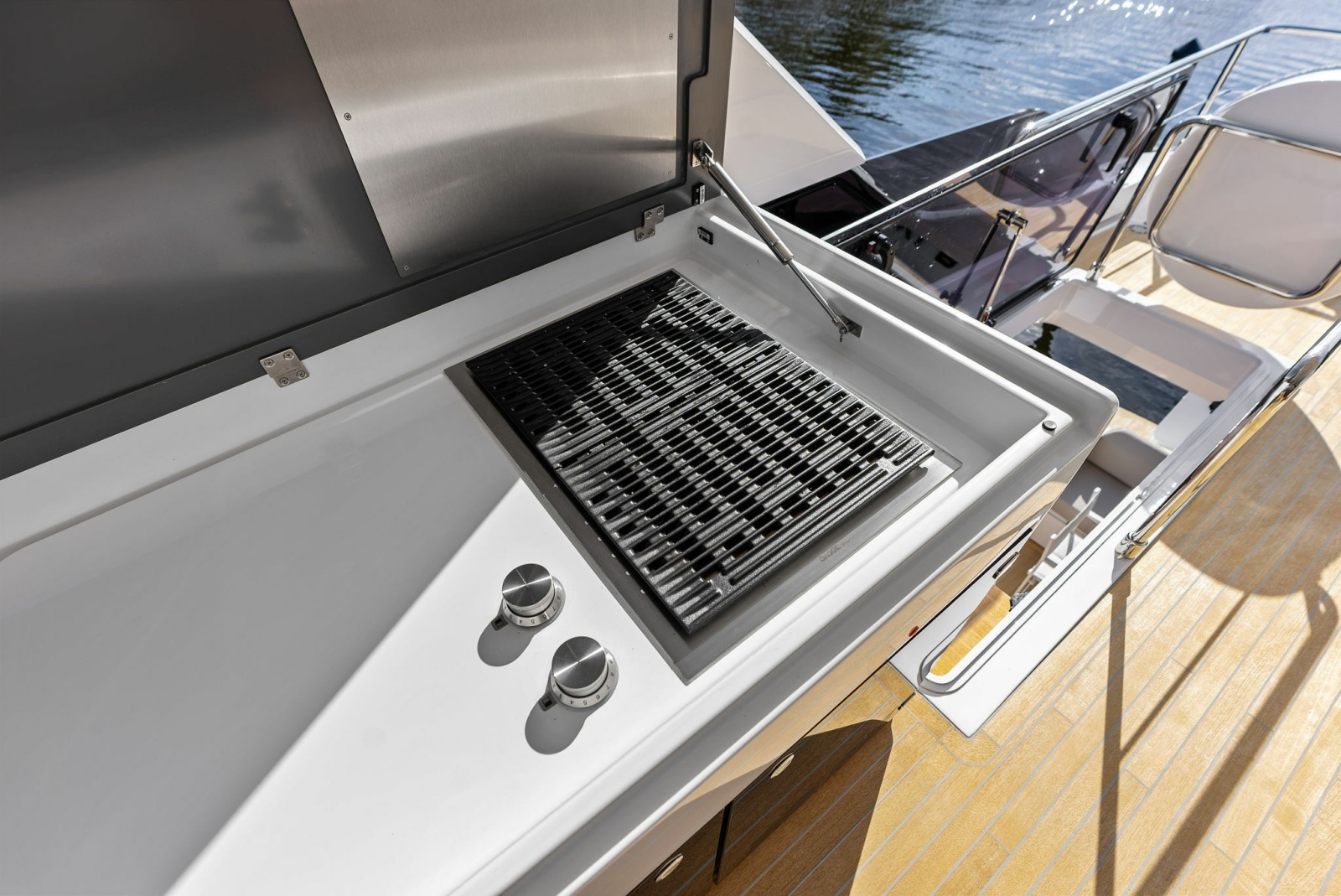 2026 Ferretti Yachts 670