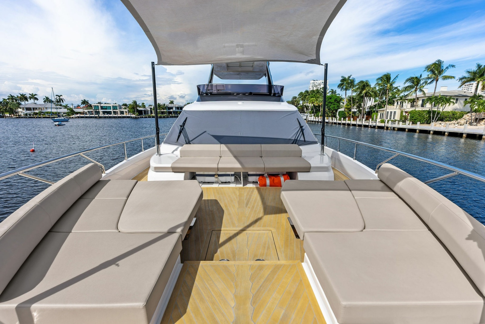2026 Ferretti Yachts 670