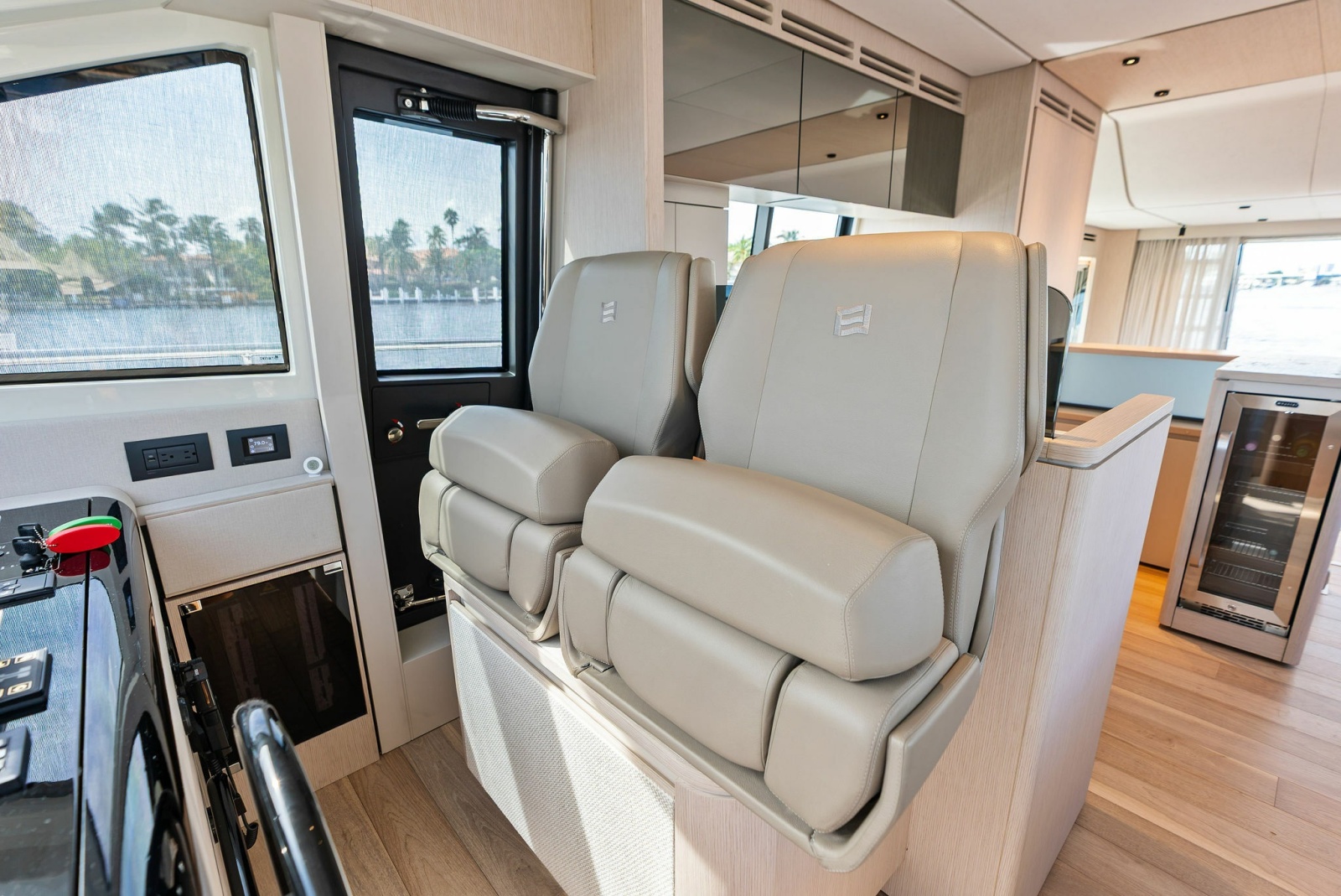 2026 Ferretti Yachts 670