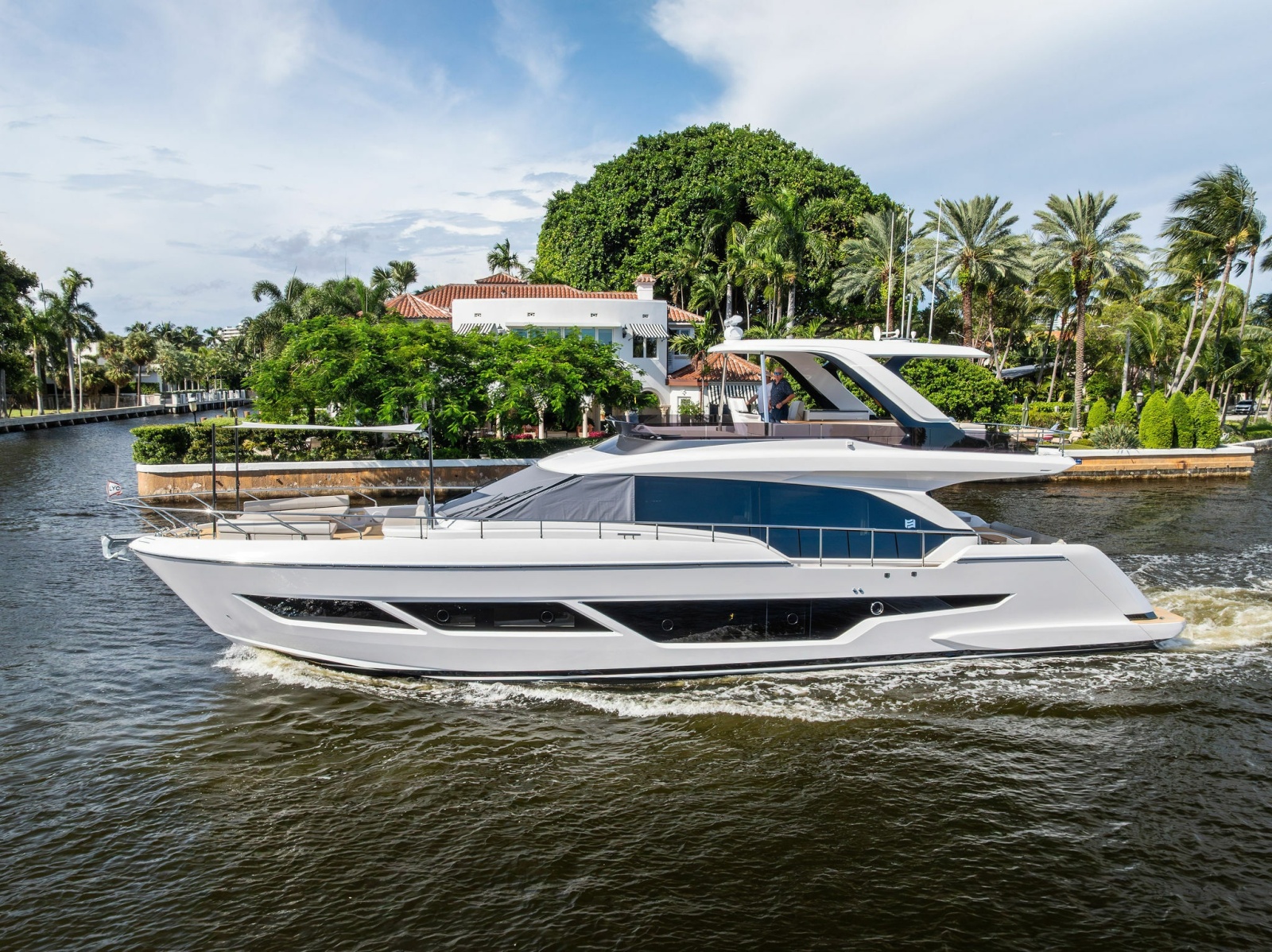 2026 Ferretti Yachts 670