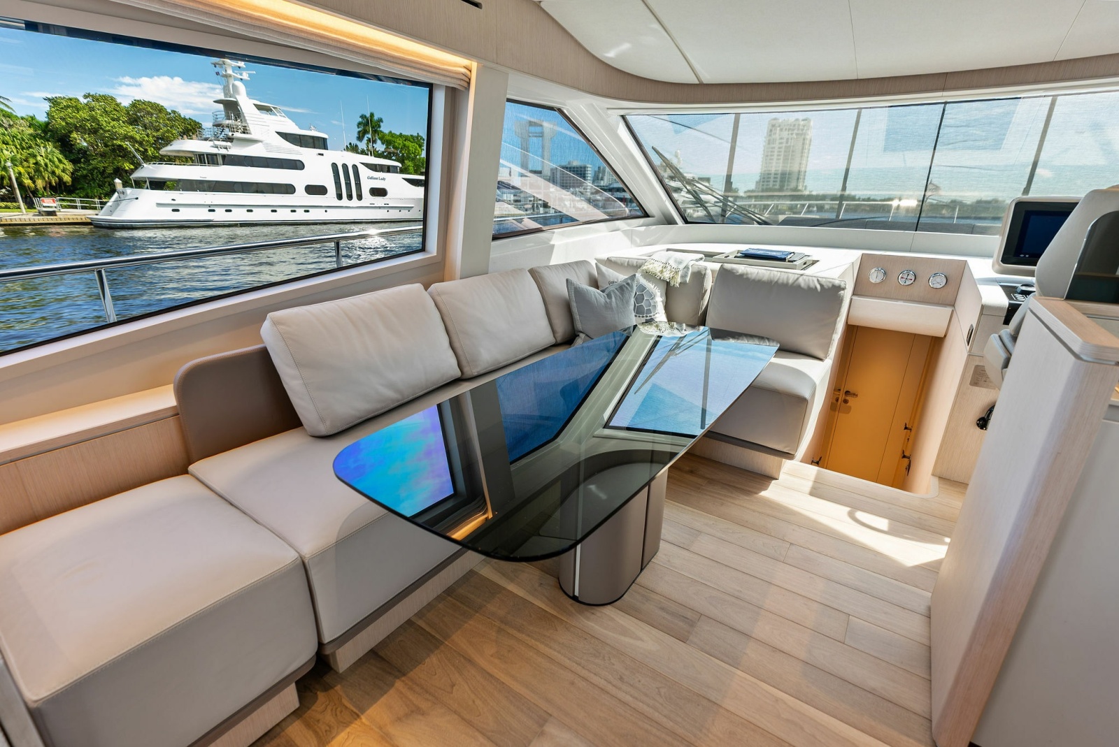 2026 Ferretti Yachts 670