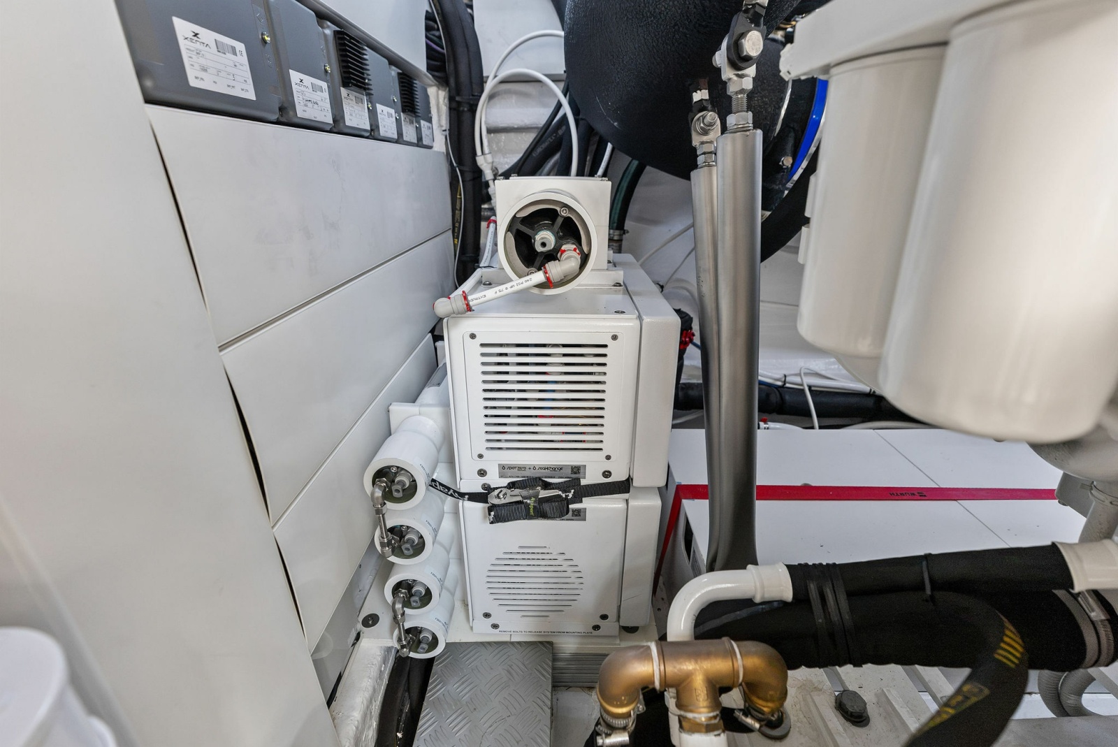 2026 Ferretti Yachts 670