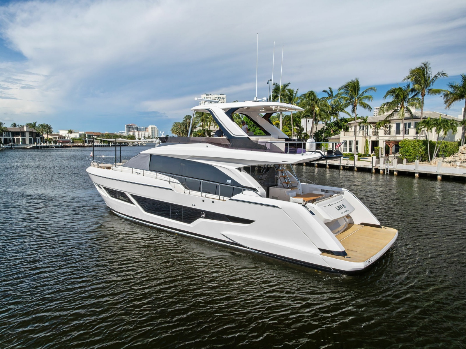 2026 Ferretti Yachts 670