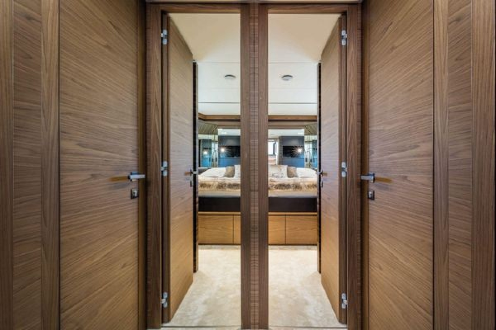 2026 Ferretti Yachts 670