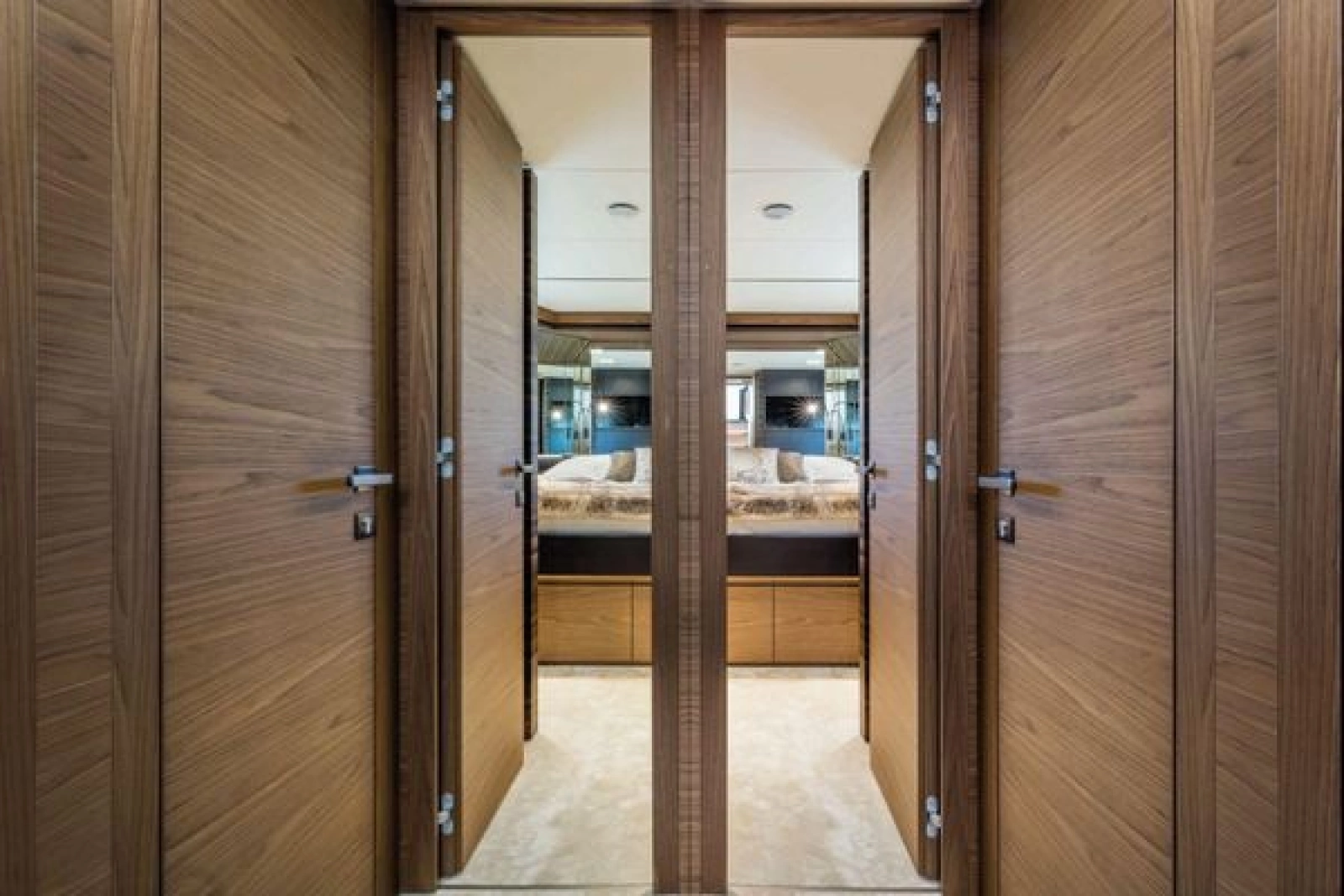 2026 Ferretti Yachts 670